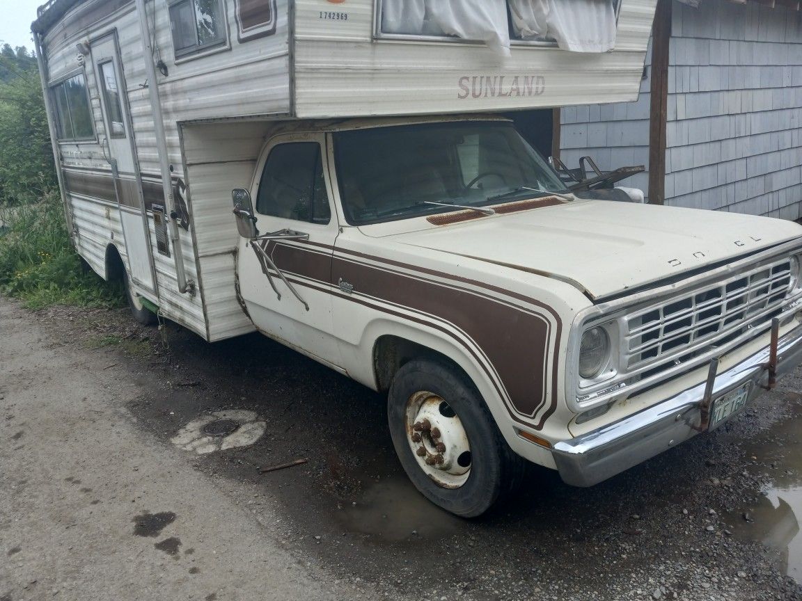 1977 Dodge Chasi I Will Take The Box Off If You Don't Want This Is A 440 Will Sell It If No One Wants Whole The Rig Has Not Run In Years Has Under 50k