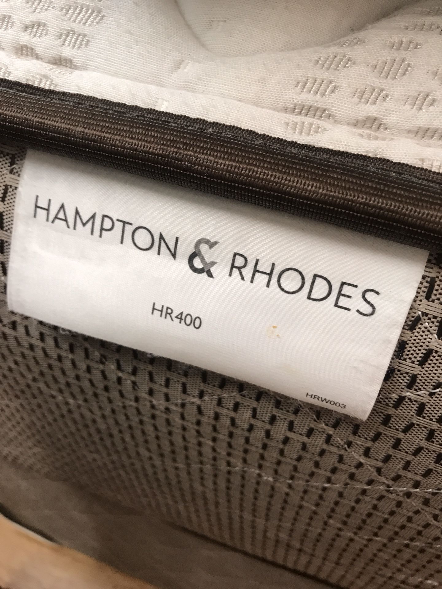 Hampton Rhodes HR 400 queen mattress with box spring