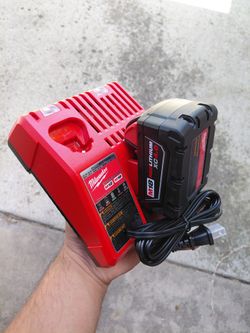 4.0 Battery + Charger M18 Milwaukee