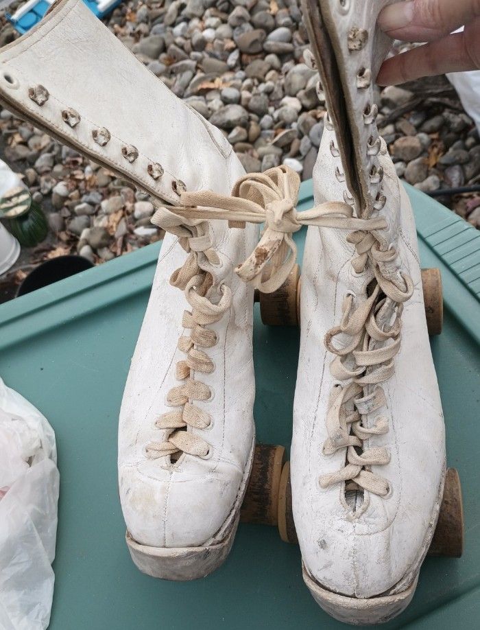 Antique Ladies Roller Skates, size 8
Gloria Nord Cleveland Company  Model #175