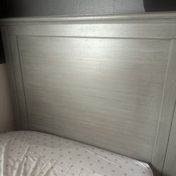 Kids twin bed 