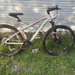 Used diamondback mountain bikes for online sale