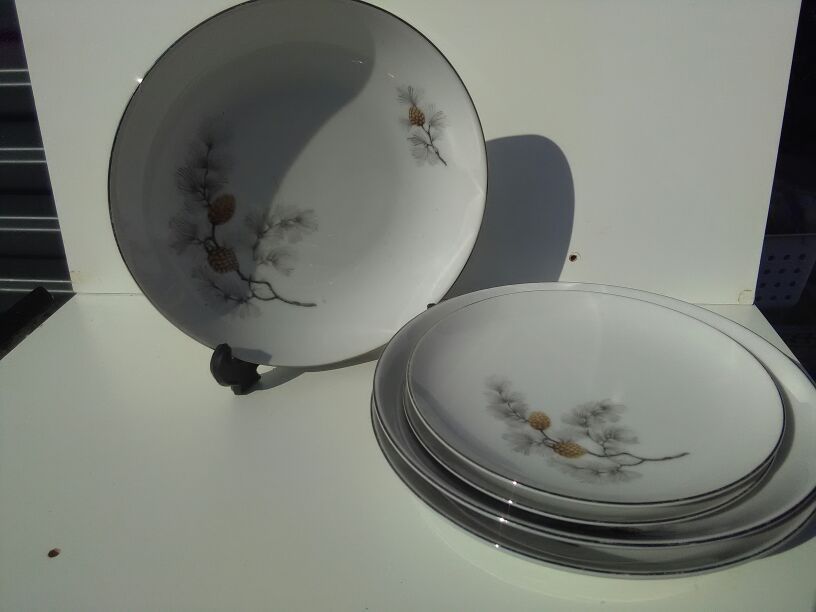 Fine VINTAGE china by Norleans Pine Cone Pattern