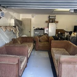 Classic Victoria Style Couch Set