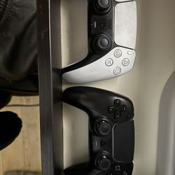 PlayStation 5 Controllers 