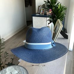 New Very Cute Straw Beach Hat By Isaac Mizrahi Of NY