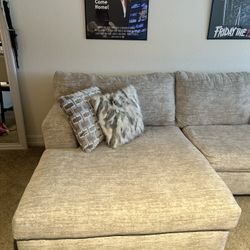 4-Piece Sectional With Chaise