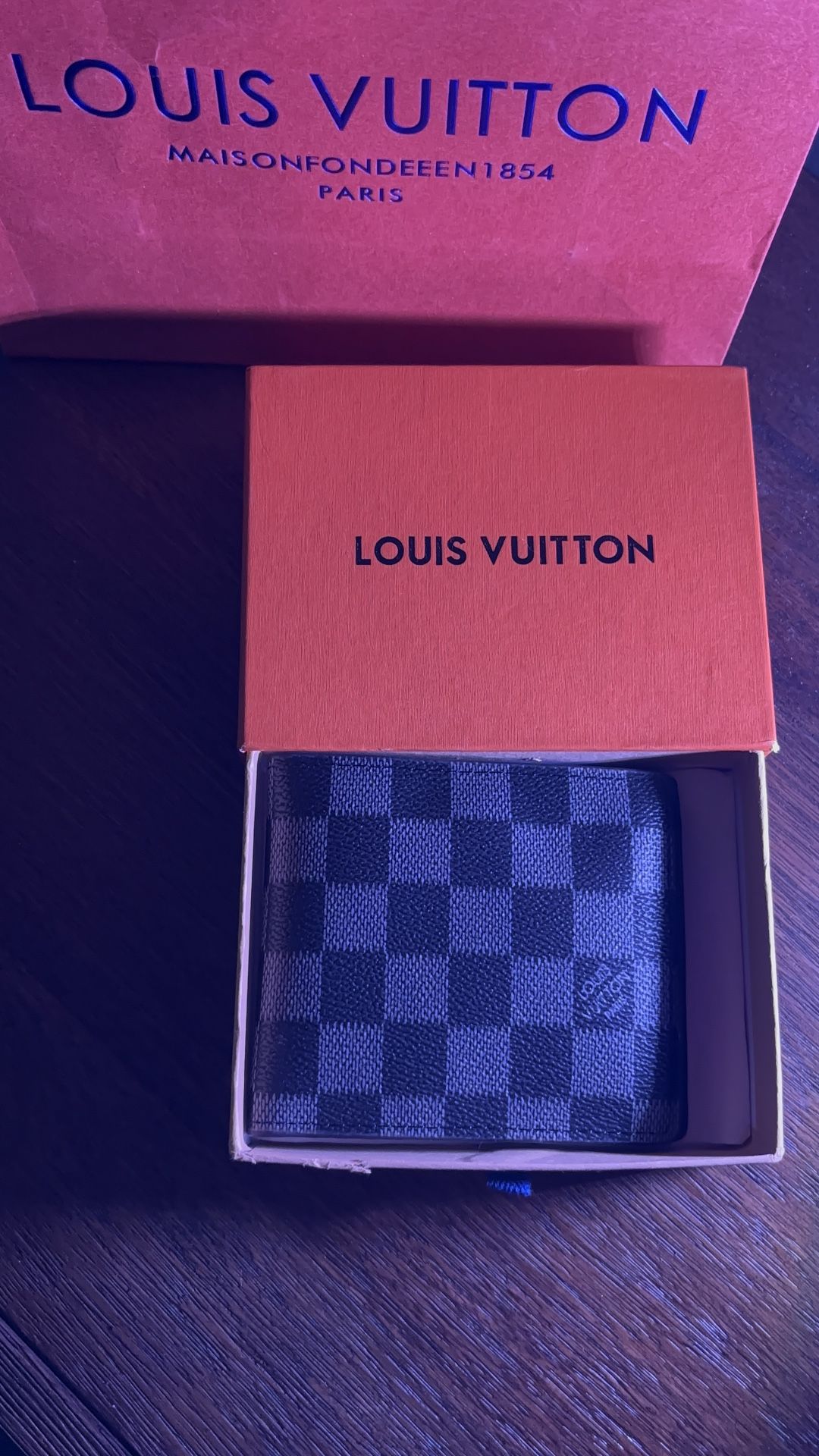 Lv wallet & Gucci wallet 