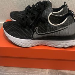 nike running shoes