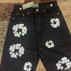 Black Ripped Denim Jorts – Streetwear Cutoff Jean Shorts – Medium