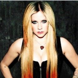 Avril Lavigne At The Kia Forum May 30th