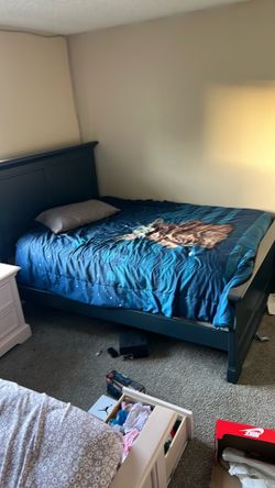 Full size bed and stand