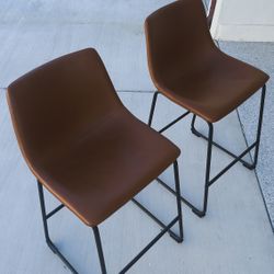 2 Modern Bar/ Counter Stools
