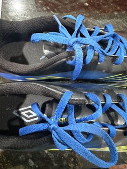 Umbra Soccer Shoes Boys Size 6