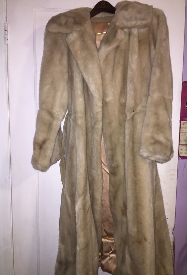 Grandella Fur Coat Styled By Sportowne Tradingbasis