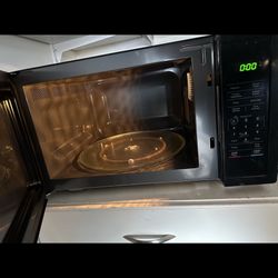 Microwave Brand New Never Used 
