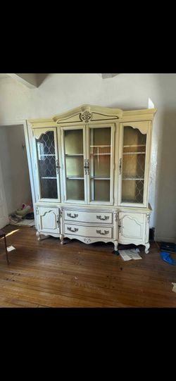 VINTAGE CHINA HUTCH