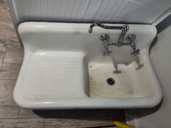 VINTAGE KITCHEN FARM SINK