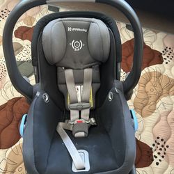 UPPAbaby Mesa infant car seat with base 