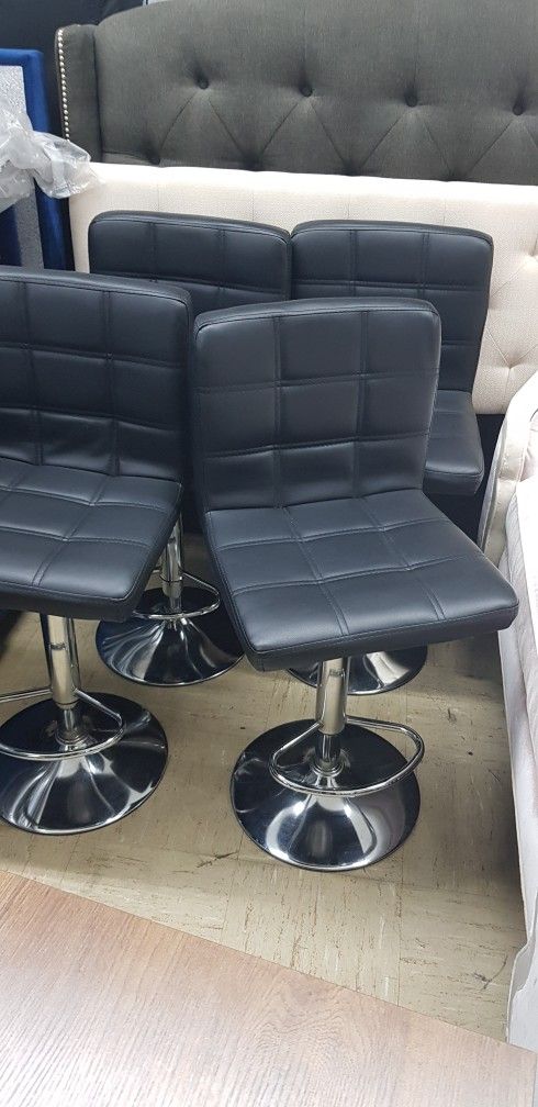 X4 Adjustable Bar Stools