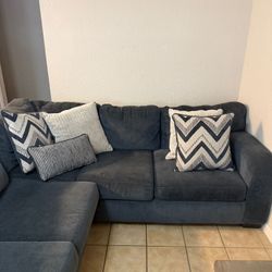 Sectional Navy Couch With Coffe Table