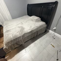 California king Bed