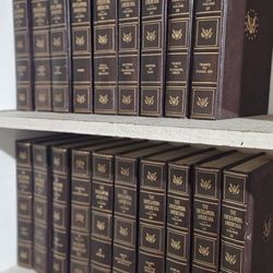 VINTAGE AMERICAN. ENCYCLOPEDIAS 