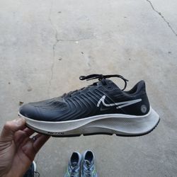 Women's Nike Running Shoe Size 9