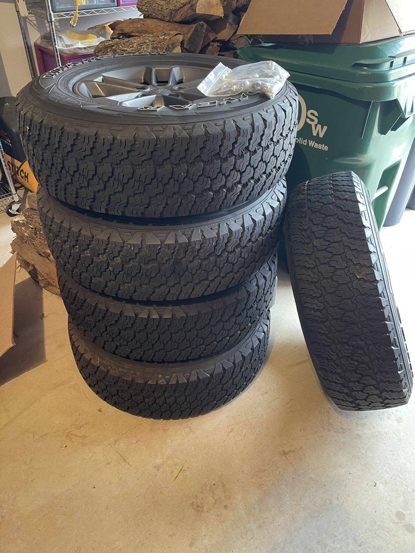 Jeep Wrangler 2018 OEM Tires And Wheels Set Of 5 With Crome Lugs And