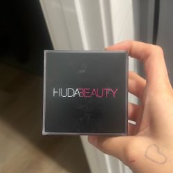 Pound Cake Huda Beauty Powder 