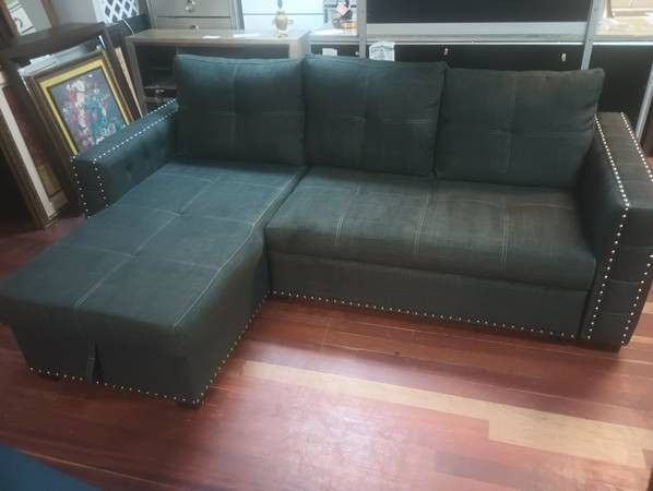 Sleeper Sectional With Storage
Nailhead Trim