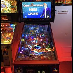 Willy Wonka and the Chocolate Factory Collectors Edition pinball machine by Jersey Jack