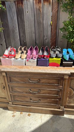 Women shoes.  9.    10