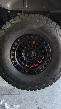 17" Kmc KM552 Available Today 6x139.7