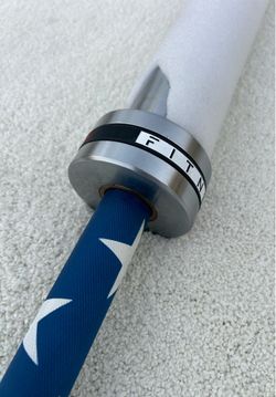 Heavy duty signature 7 foot Olympic bar capacity 1500 pounds