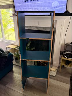 FREE BOOKSHELF