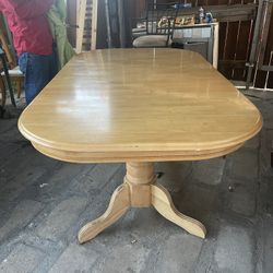 East West Furniture Vancouver Oval Traditional Wood Dining Table in Oak