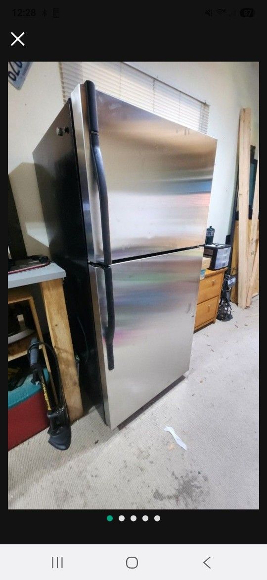 Pending Pick Up/Kenmore Refrigerator