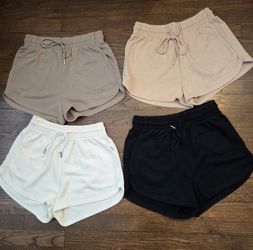 Bundle of 4 Women's H&M Shorts,Small