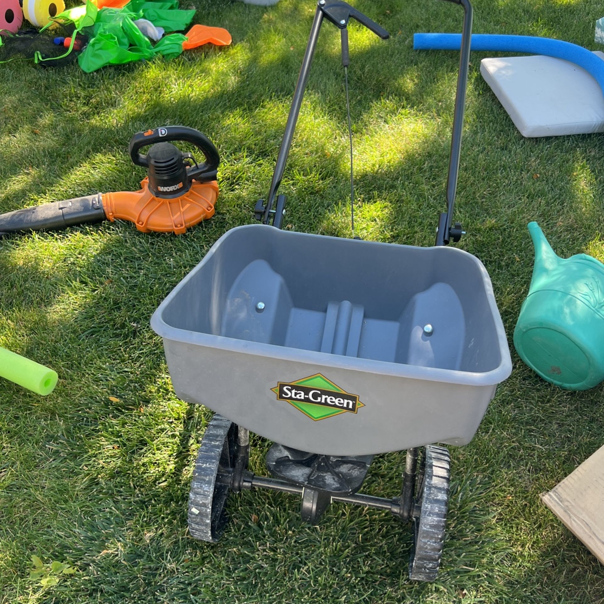 Sta-green Fertilizer Spreader