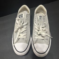 Converse Chuck Taylor’s, Women’s Size 8. Gently Used 