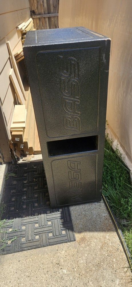 15 Mega Bass Box