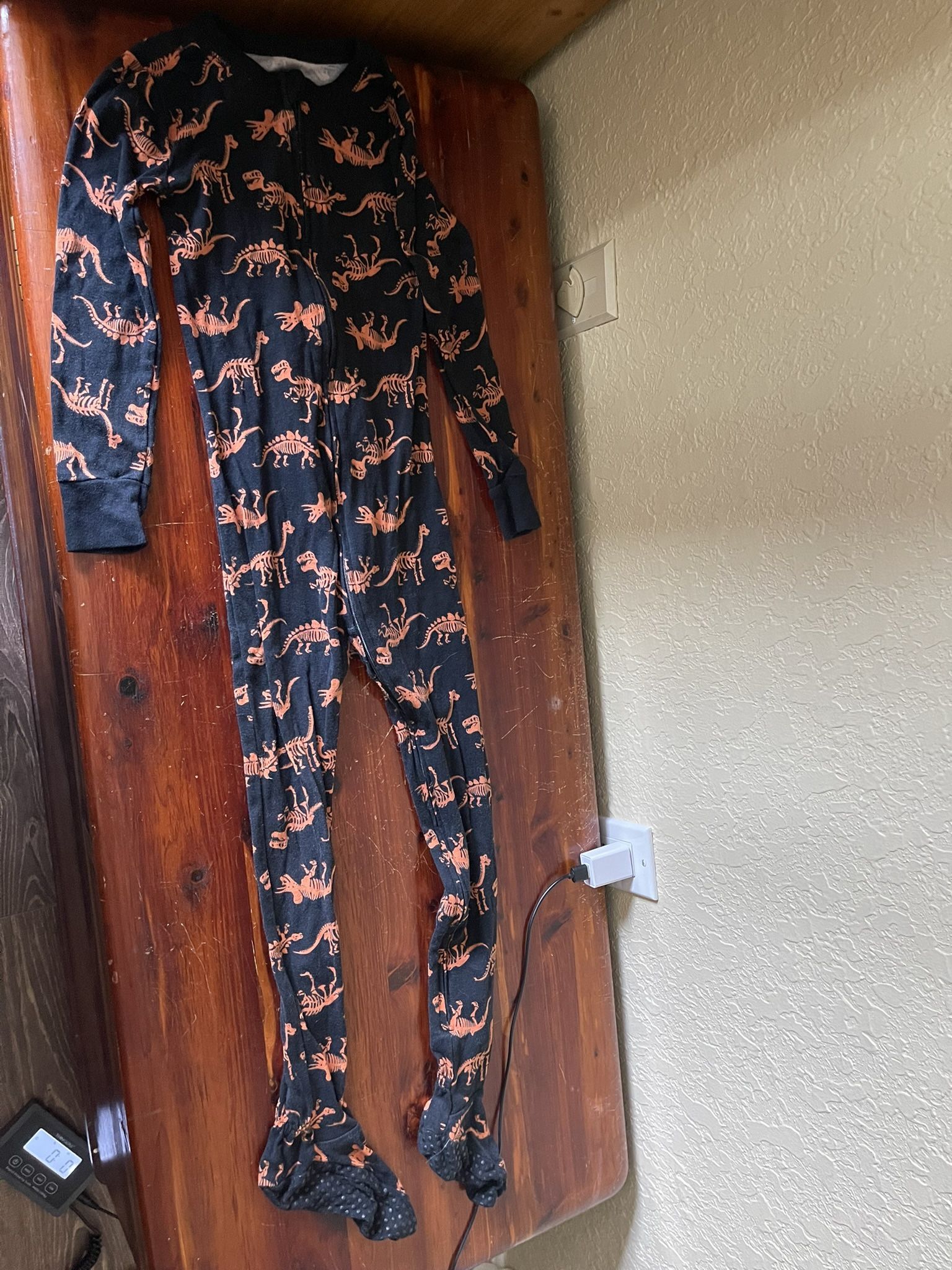 Old Navy Onesie Pajamas Halloween Dinosaur Skeleton Fossils Size 5T