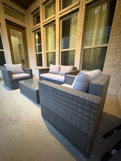 4-Piece Outdoor Wicker Patio Furniture Set