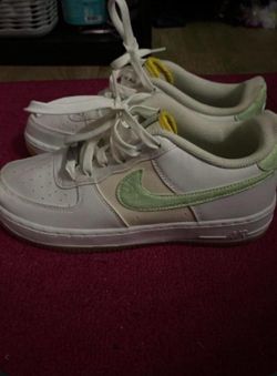 Nike Air Force 1 Low White Green Sneakers NEVER WORN, size U.S 8.5
