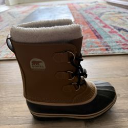 Boots Size 4