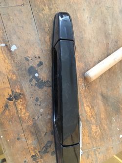 2011 Tahoe left handle no key
