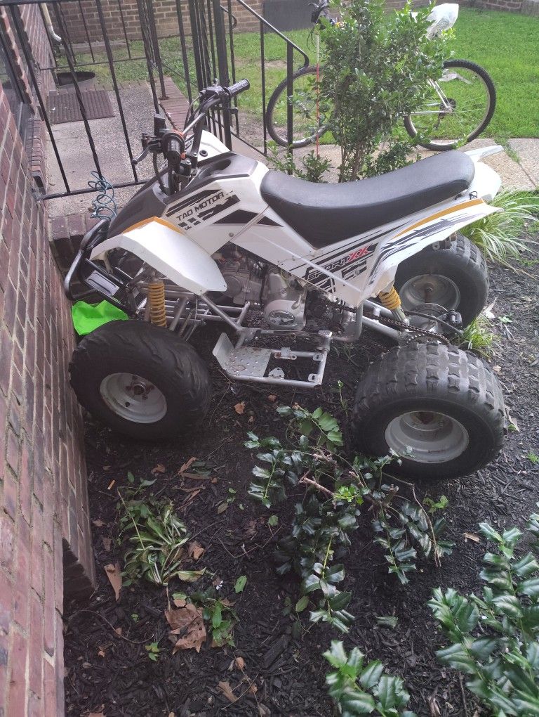 4wheeler 125cc 4sale 400 As Is You Have To Push Start Needs Ignition Run N Rides Good It's A Fair Price Call Me 8. 5. 6. 2. 5. 4. 7. 2. 5. 8.