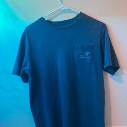 vineyard vines whale pocket shirt, men’s small.