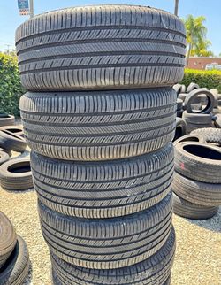 235 60 18 Michelin All four of them are in perfect living conditions.